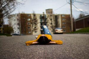 How to Sign “Lay Down” in Sign Language: A Beginner’s Guide to ASL